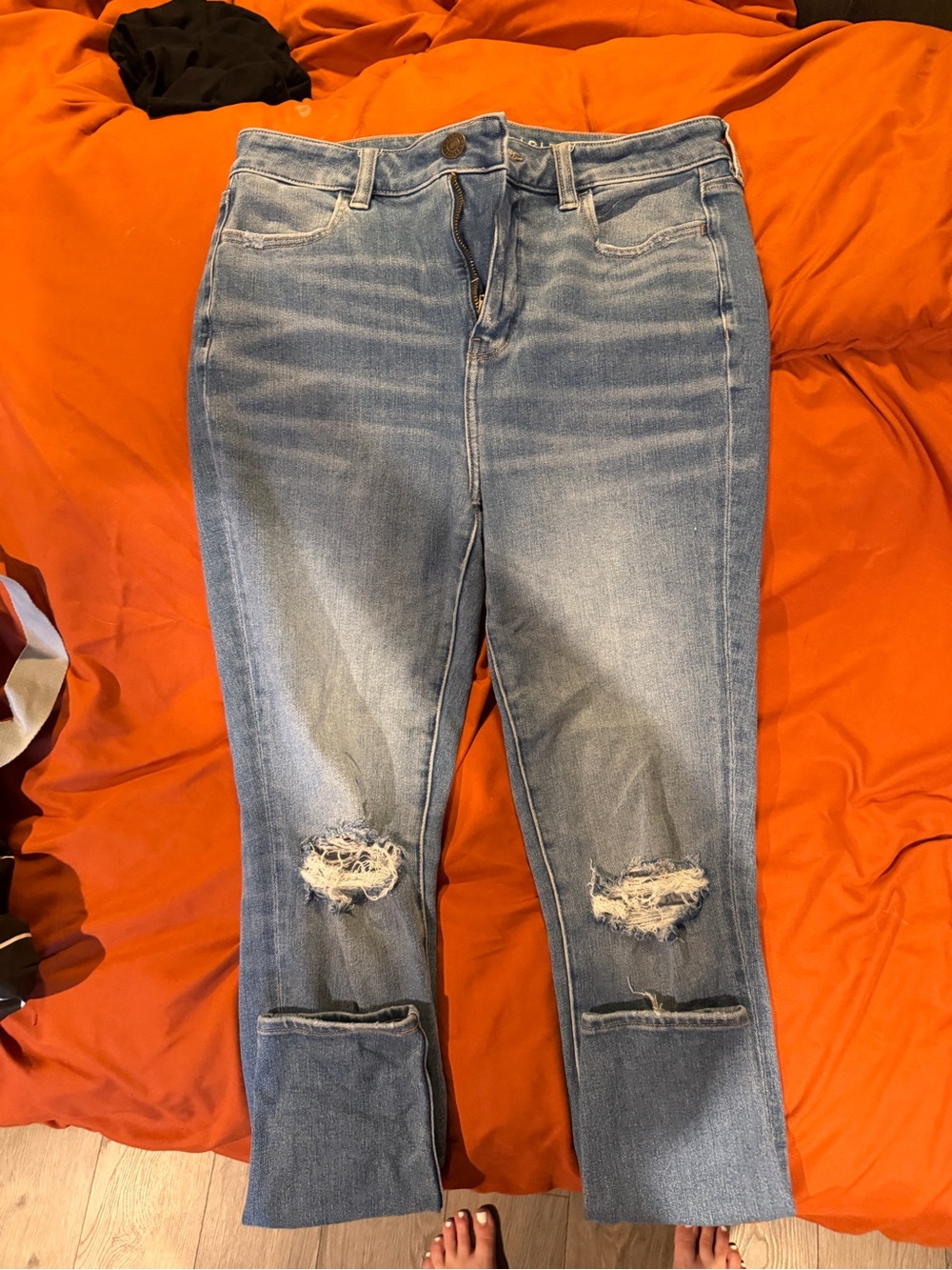American Eagle Outfitters Straight Leg Distressed Jeans in Light Blue
